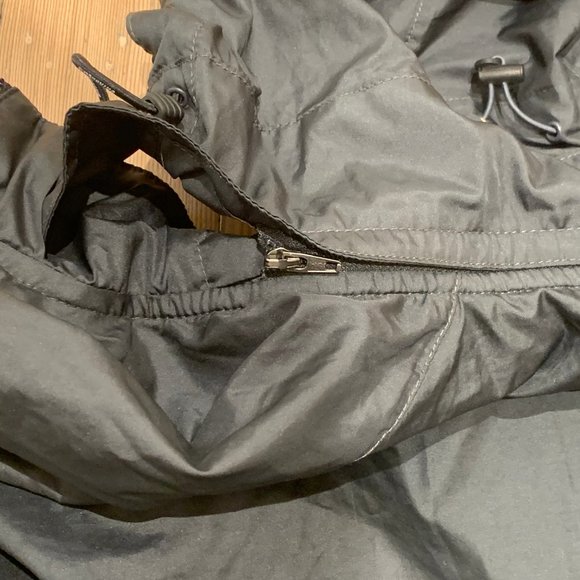Nike Windbreaker Black Mens Size Medium Lightweight Removeable Hood Zip Pockets - Picture 14 of 15